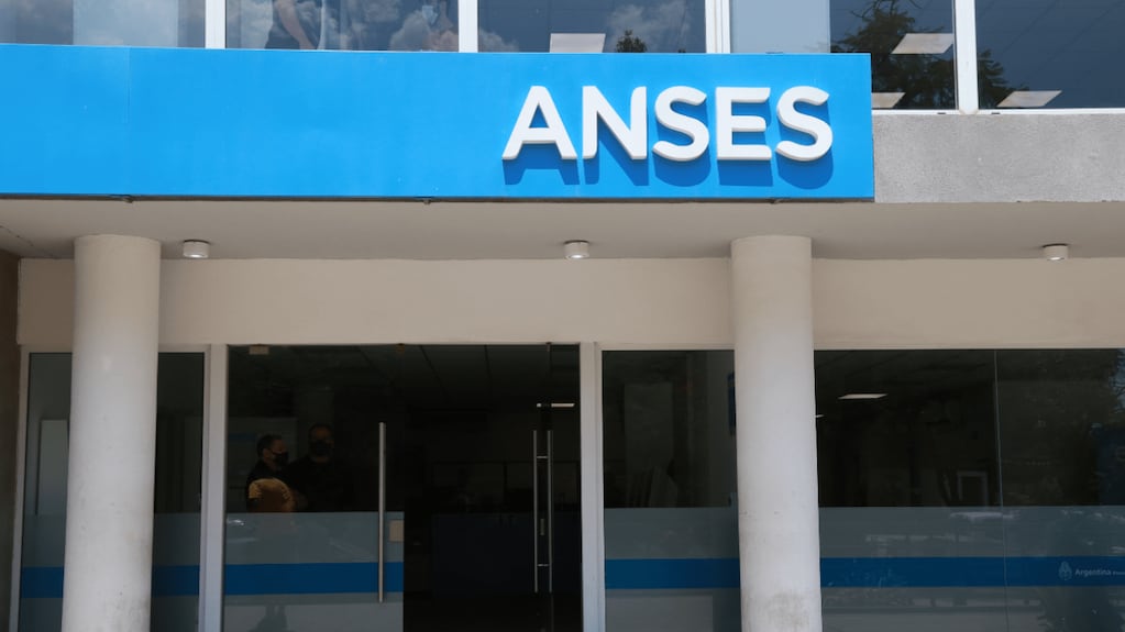 Pagos ANSES: quiénes cobran HOY lunes 11 de agosto