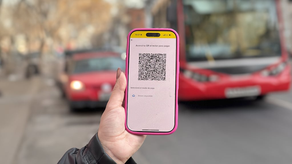 Adiós a la SUBE: ya se puede pagar el colectivo con QR desde Mercado Pago
