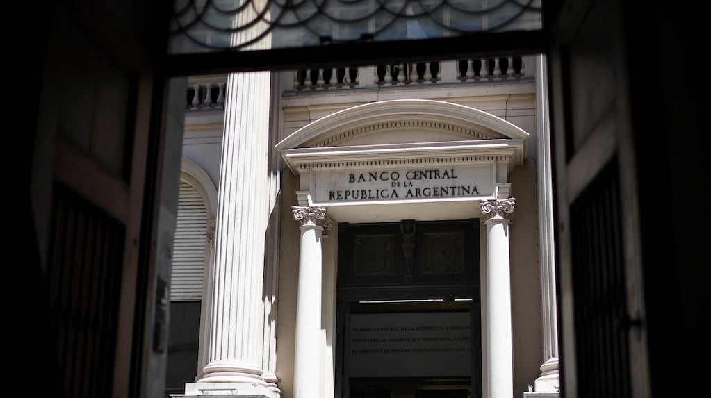 Dólar: el Banco Central vendió US$678 millones para contener la suba