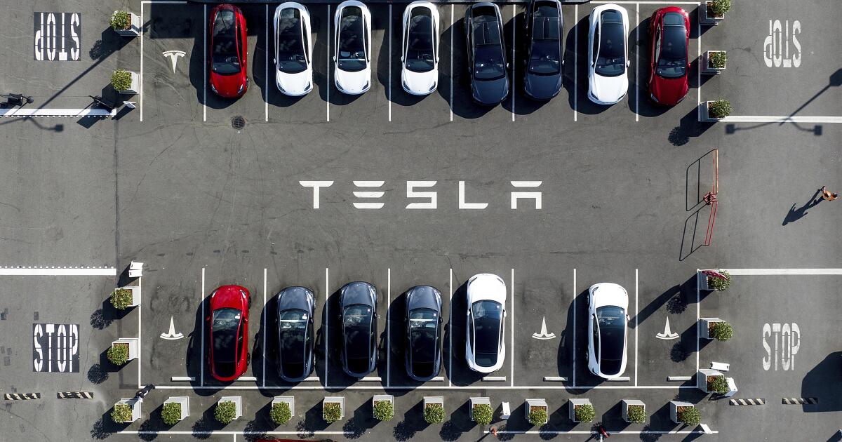 Las ganancias de Tesla caen después de que los costos socavan las ventas récord de vehículos eléctricos