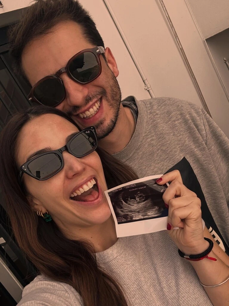 La conductora y el periodista de C5N que festejaron el día de la madre anunciado su embarazo: "Mejor que dos son tres" 2 LULI TRUJILLO Y DARIO GANNIO SONRIEN AL MOSTRAR LA ECO QUE LES CONFIRMO EL EMBARAZO