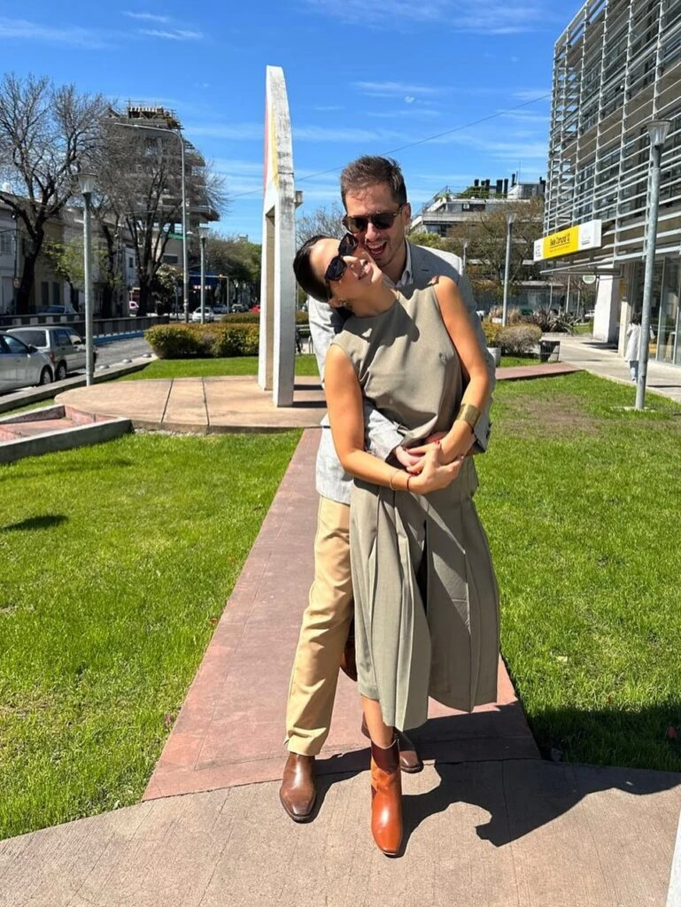 La conductora y el periodista de C5N que festejaron el día de la madre anunciado su embarazo: "Mejor que dos son tres" 3 EVIDENTEMENTE, SALIO EL SOL EN LA VIDA DE LULI Y DARIO. ¡¡VAMOS!!