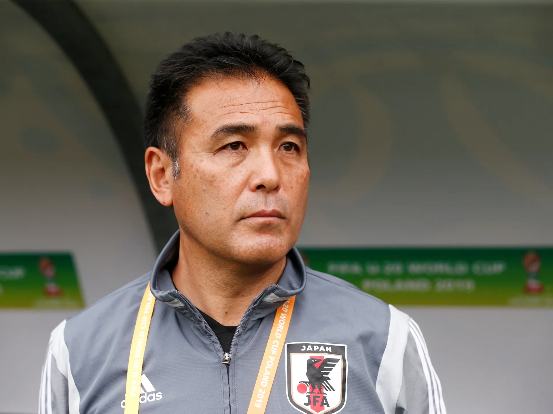 Oficial de fútbol japonés sentenciado por ver imágenes de pornografía infantil