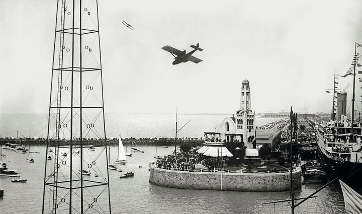 La llegada del Plus Ultra a Buenos Aires, el miércoles 10 de febrero de 1926. 
