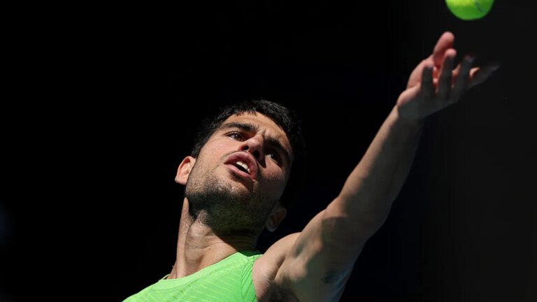 Alcaraz brilla en el partido número 100 de Grand Slam mientras Sabalenka y Gauff tartamudean