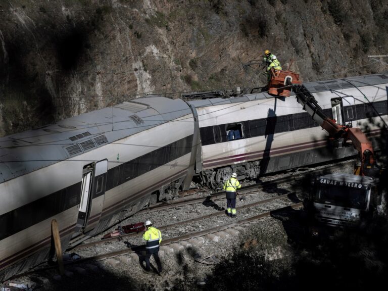 Cómo un fotógrafo se topó con una imagen clave del choque de trenes en España