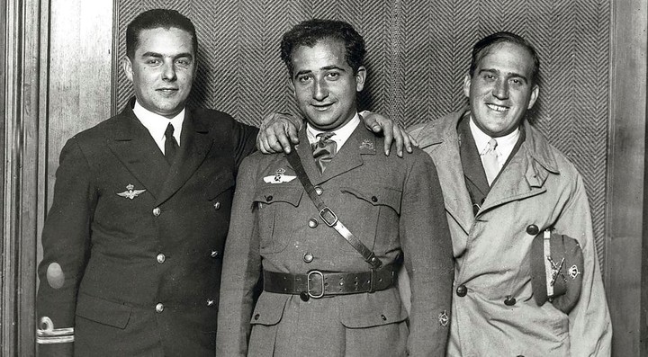 Durán González, Franco y Ruíz de Alda, tres de los cuatro tripulantes del Plus Ultra. 