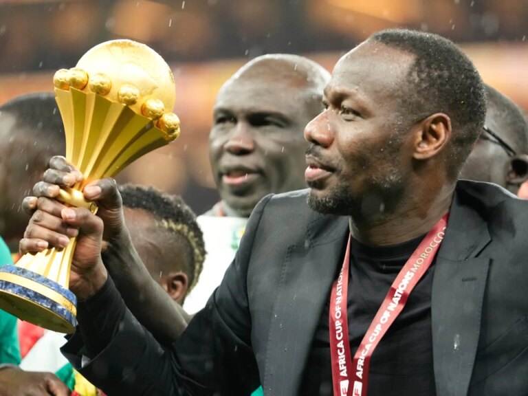 El seleccionador de Senegal defiende la salida de la final de la AFCON antes de la esperada sanción