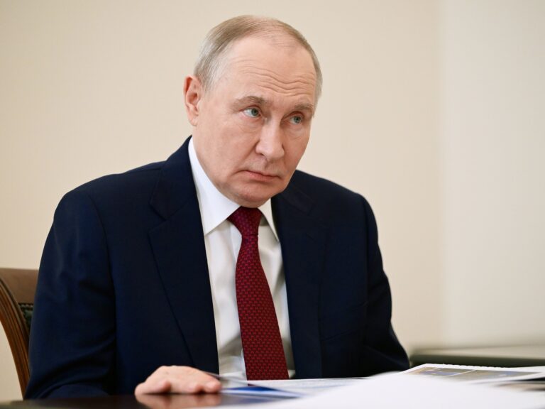 Putin lanza una curiosa convocatoria que llega hasta la la Argentina: busca repatriar a Rusia “talentos” académicos y empresariales