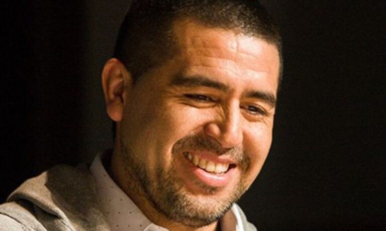Riquelme, el galán inesperado del verano: rumores, famosas y el misterio que sacude al espectáculo