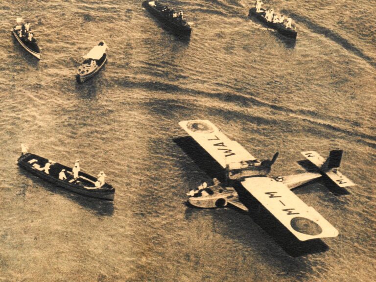Un siglo del Plus Ultra, el avión que unió Europa y América: la hazaña tras el rastro de Colón y un arreglo en pleno vuelo sobre el Atlántico
