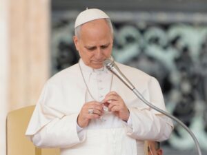 El Vaticano alerta sobre el peligro de un apocalipsis nuclear y la necesidad de desarmarse urgente.