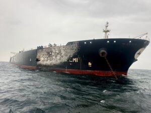 Irán ataca un petrolero kuwaití con millones de barriles de crudo a bordo