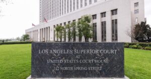 La IA llega a los tribunales de Los Ángeles para asistir a jueces en la redacción de fallos