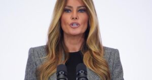 Melania Trump se reúne con líderes globales y expertos en tecnología para debatir sobre niños, educación y el futuro digital.