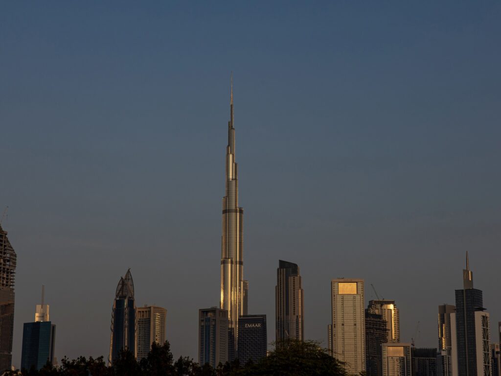 Emiratos se baja de la OPEP y complica el control del mercado petrolero global