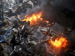 Israel asegura que la tregua no incluye al Líbano y lanza su mayor ofensiva: 100 objetivos de Hezbollah atacados en 10 minutos.