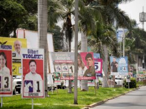 Las elecciones en Perú: los jóvenes sienten que ningún candidato los convence