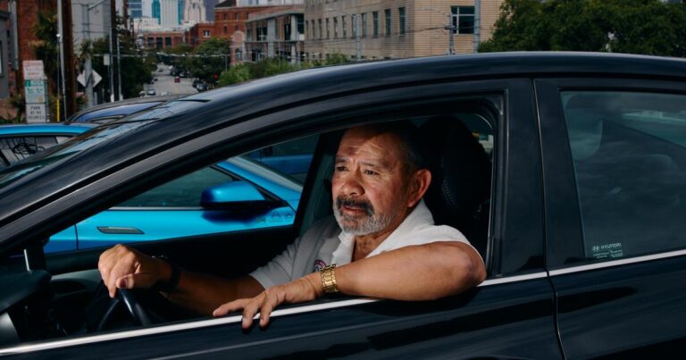 Los altos precios de la gasolina en California frenan a los conductores de Uber y Lyft.