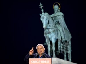 Los húngaros eligen si Viktor Orban, el ultranacionalista, continúa en el poder en una elección con impacto global.
