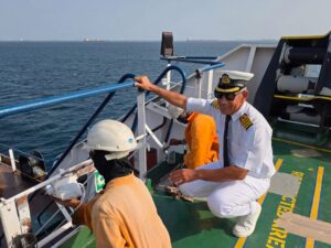 Un capitán iraquí relata su travesía por el Golfo de Omán en medio de la guerra: “Navegamos sobre una bola de fuego”