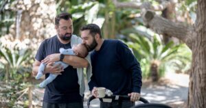 Aumenta el apoyo al padre que respondió a un ‘influencer’ tras trollear a su pareja gay y su bebé.