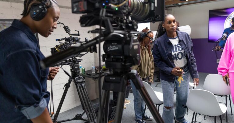 Issa Rae hizo el microdrama más grande de TikTok, "Screen Time". Así es como