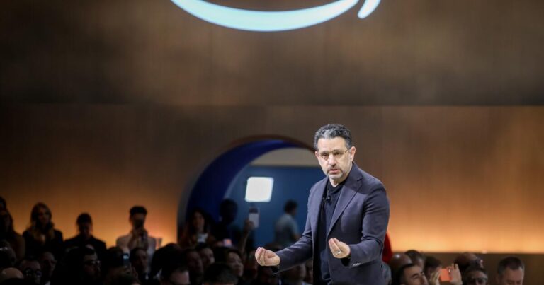 Por qué Amazon está apostando fuerte por la IA dentro de su barra de búsqueda