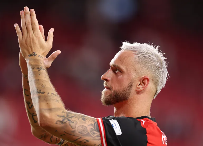 Arnautovic marcó de penalti y Austria venció 3-1 a Jordania, debutante en el Mundial 2 SANTA CLARA, CALIFORNIA - 16 DE JUNIO: Marko Arnautovic #7 de Austria aplaude a los fanáticos después de la victoria del equipo por 3-1 en el partido del Grupo J de la Copa Mundial de la FIFA 2026 entre Austria y Jordania en el Estadio del Área de la Bahía de San Francisco el 16 de junio de 2026 en Santa Clara, California. Stu Forster/Getty Images/AFP (Foto de Stu Forster / GETTY IMAGES NORTEAMÉRICA / Getty Images vía AFP)