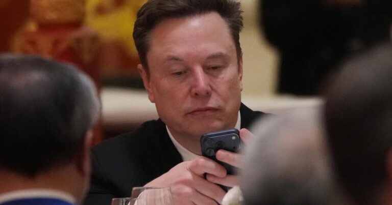 Elon Musk se convierte en el primer billonario del mundo: esto es lo que se puede comprar con 1 billón de dólares