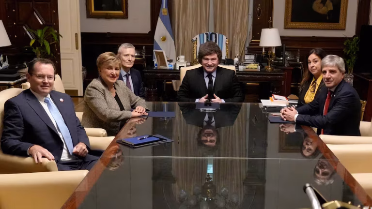 Kristalina Georgieva se reunió con Javier Milei en la Casa Rosada y participó de una reunión de Gabinete ampliado