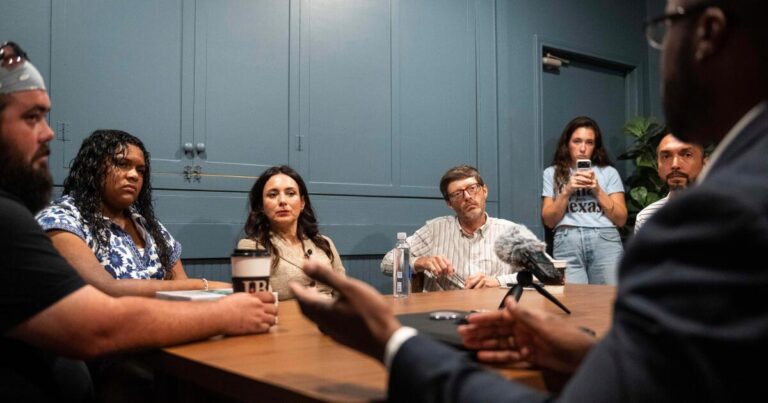 Los demócratas aprovechan la reacción contra los centros de datos de IA que está dividiendo a los republicanos rurales en lugares como Texas