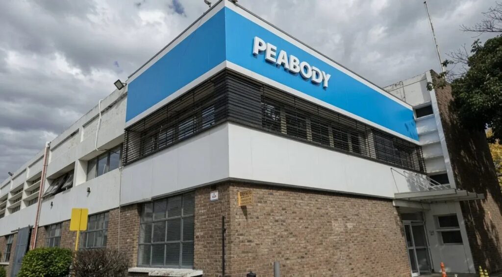 Peabody deja de fabricar en Argentina y se vuelca a la importación