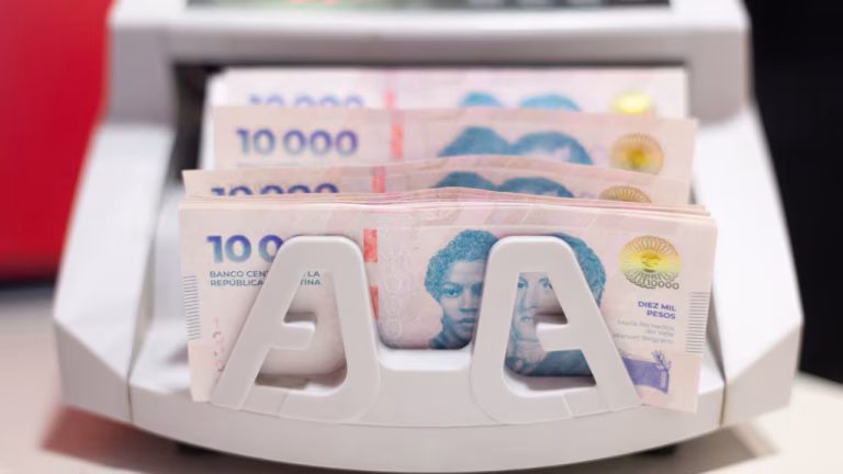 Quiénes acceden a los préstamos personales de $60.000.000 y cuáles son las tasas de interés en agosto de 2026