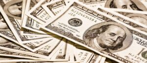 El dólar mayorista cayó por tercera jornada y se alejó de los $1.500