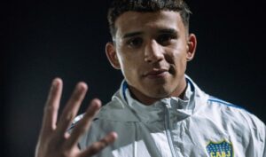 Leonel Flores, la joya de 19 años que se ganó la titularidad en Boca