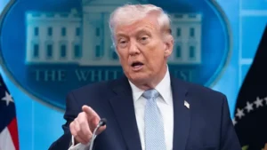 Trump desafía a Irán y mantendrá el control de Ormuz