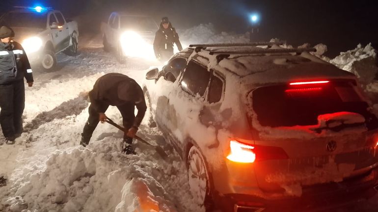 Familia varada por temporal de nieve en Neuquén: sin luz ni comida