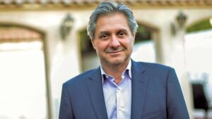 Daza: la gente prefiere un motochorro antes que el sistema financiero