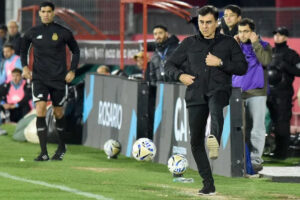 Independiente: conferencia de Quinteros enfureció a los dirigentes