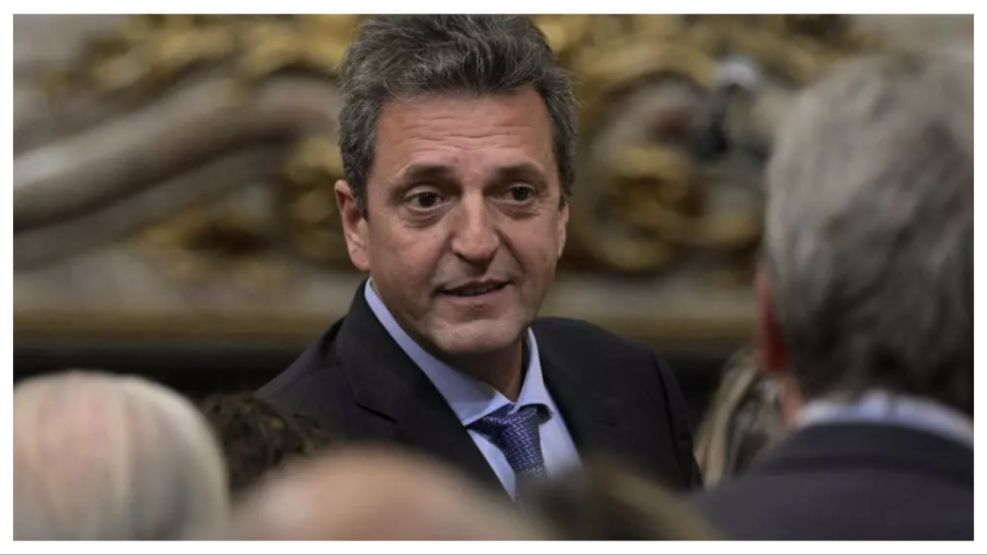 Massa busca centralidad en el peronismo con guiños de Cristina Kirchner