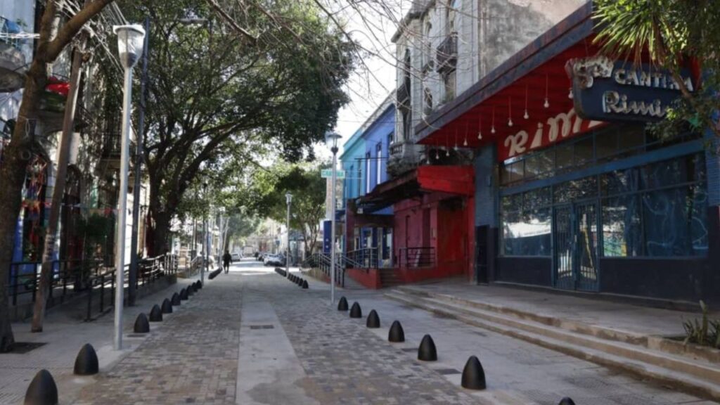 Así quedó la renovada calle Necochea de La Boca, el histórico corredor del tango