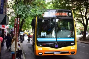 Paro de colectivos: la UTA suspendió la medida para este viernes