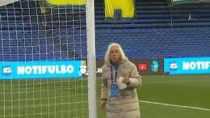 El ritual de la «Bidonera bendita» en el Gigante antes del choque con Corinthians