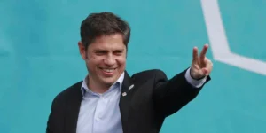 Kicillof viaja a Chaco con agenda sindical y universitaria