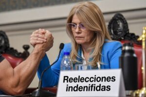 Reelecciones indefinidas: la pulseada por los intendentes en la Provincia