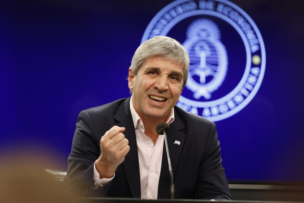 Caputo: “No hay que confundir la empatía con las políticas públicas”