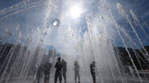 Sequía extrema en Europa: ríos históricos en niveles mínimos e incendios en el Reino Unido