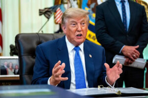 Trump impone aranceles de hasta 100% a drones y componentes importados