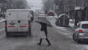 Clima en Neuquén: lluvias y nevadas en la cordillera, y viento en el valle